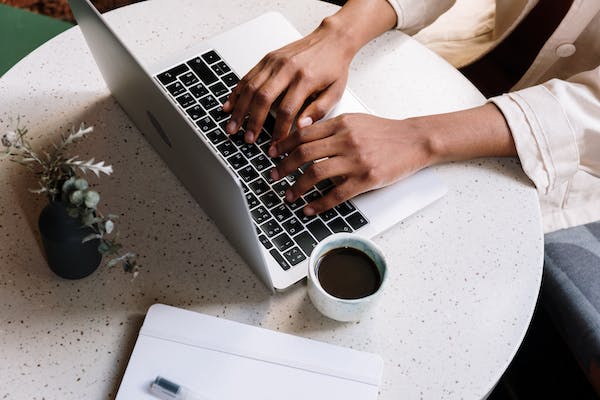 Agence SEO Lyon : Raisons pour lesquelles vous devriez travailler plus intelligemment, pas plus dur