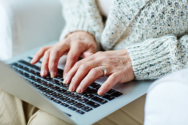 Agence web Lyon : Comment les tendances de consommation numérique en 2024 influencent-elles votre stratégie web ?