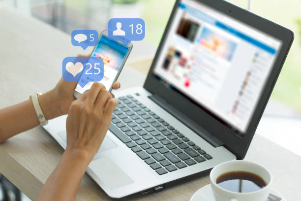 Comment l’intégration des médias sociaux peut-elle renforcer la présence en ligne de mon entreprise à Montchat ?