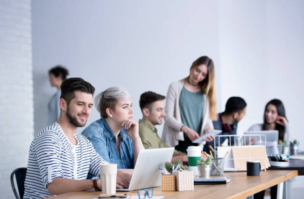 les stratégies sur mesure qui peuvent valoriser votre marque sur Internet, avec l'aide d'une agence web Chartreux.