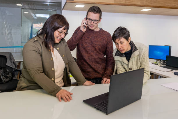 Publicité sur les Réseaux Display : Stratégies avancées pour toucher efficacement votre public cible.