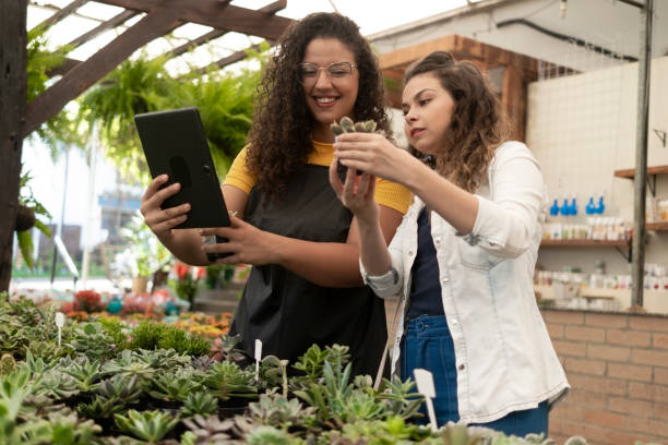 Pourquoi la gestion des réseaux sociaux est-elle cruciale pour un fleuriste à Lyon et comment une agence digitale peut aider ?