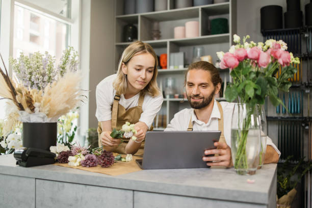 Quelles stratégies de communication en ligne sont efficaces pour les fleuristes à Lyon?