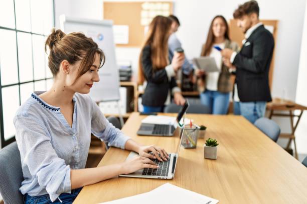 Agence Web Lyon : Conduire une Étude de Marché Digitale pour un Lancement de Produit Réussi