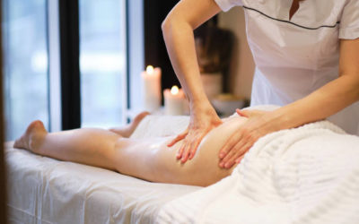 Comment puis-je savoir si le massage que je reçois est adapté à mes besoins en tant que joueur de tennis ?