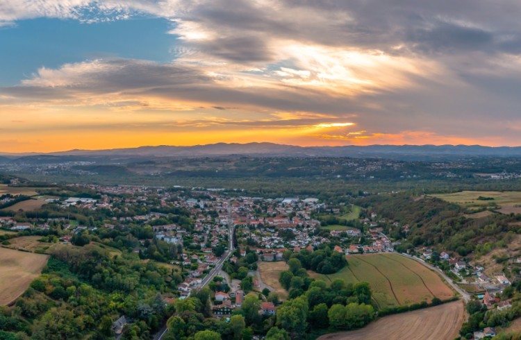     Sérézin-du-Rhône<br />
