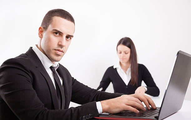Young businesspeople working in the office. agence web Sentier