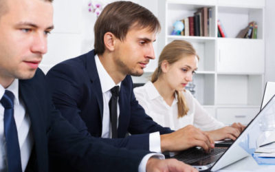 Quelles sont les étapes clés pour développer une stratégie de marque digitale efficace avec l’agence web Petit-Montrouge ?