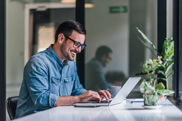 En collaborant avec une Agence Web Charbonnières-les-Bains, vous bénéficiez d'une expertise professionnelle pour identifier et corriger