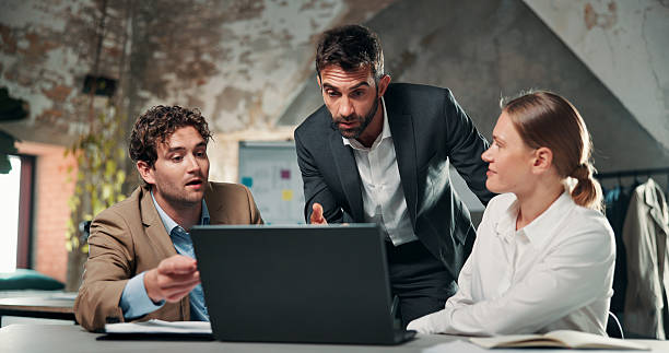 Dans le contexte du branding Paris, offrir un site performant démontre un niveau d’expertise élevé et contribue à fidéliser vos clients tout en augmentant les conversions.