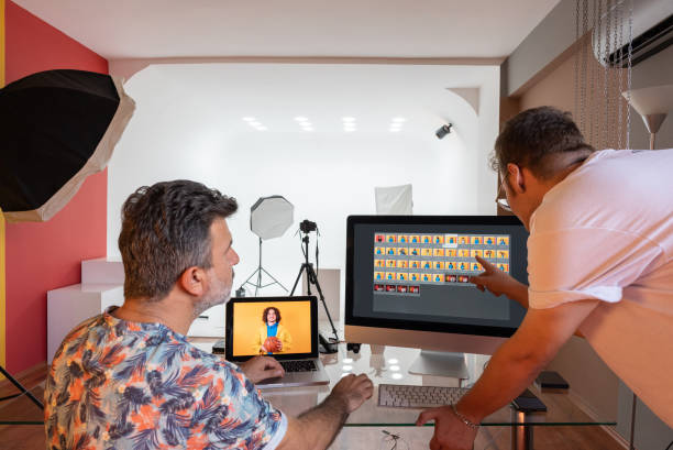 La gestion des réseaux sociaux Paris professionnelle inclut la création et le suivi de campagnes publicitaires performantes, avec des ajustements en fonction des résultats. De plus, ce type d’investissement accélère l’acquisition de clients