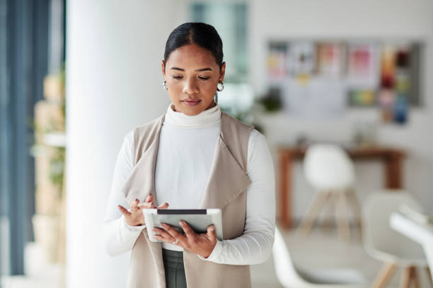 Pour toute entreprise souhaitant se démarquer à Paris, la communication digitale Paris ne se limite plus à la simple présence en ligne. En effet, les comportements des internautes