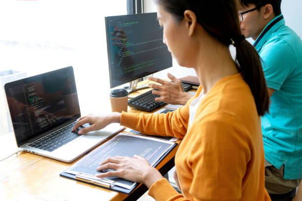 Une Plateforme Web Paris performante évolue grâce à l’analyse des données réelles. En effet, le suivi des KPI — taux de conversion, engagement, performance des pages — guide les optimisations