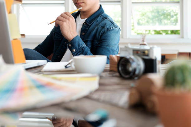 La première étape pour réussir une vidéo corporate Paris consiste à déterminer avec précision vos objectifs. En effet, chaque vidéo doit répondre à une intention spécifique : renforcer votre image de marque,
