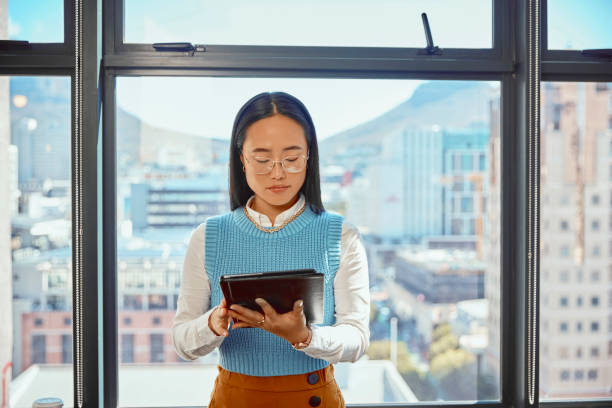 Publicité LinkedIn Paris : Quelle place occupe LinkedIn Ads dans une stratégie digitale globale en 4 dimensions efficaces ?