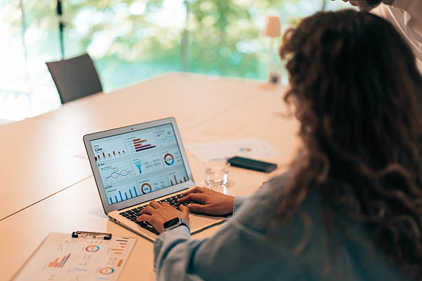 Pour améliorer durablement l’expérience utilisateur, tout commence par une compréhension fine des besoins des visiteurs. En effet, une Agence Web Design Paris experte ne se contente