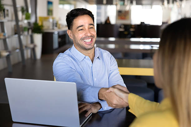 Grâce à une Agence SEO Nouvelle Athènes, vous pouvez attirer l'attention au bon moment, augmenter votre taux de conversion